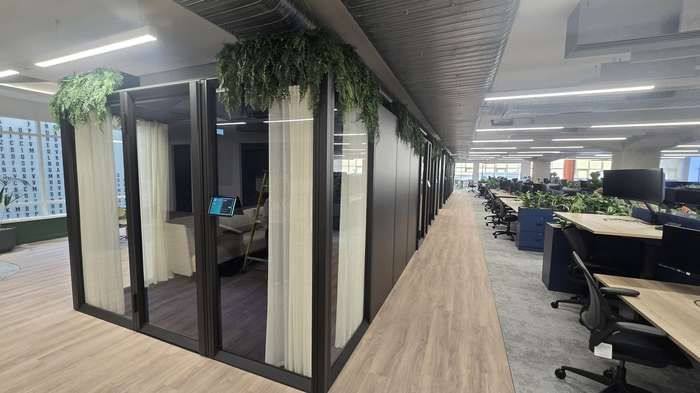 Meeting pods, open-plan floor